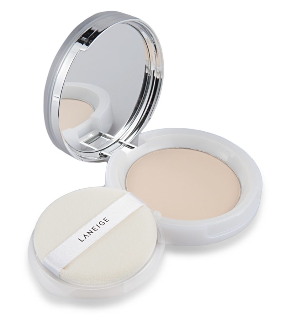 Pilihan Bedak Padat Terbaik dengan Hasil Makeup Natural dan Memesona