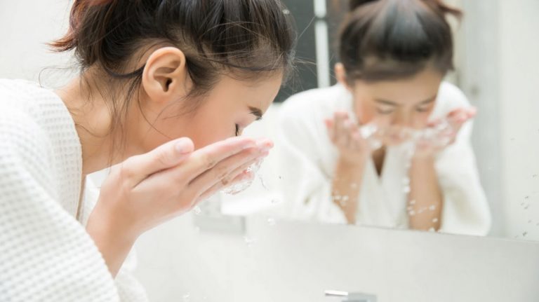 sabun muka untuk kulit berminyak terbaik