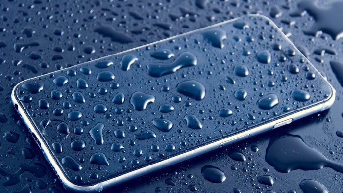 Cara Mengatasi HP yang Terkena Air