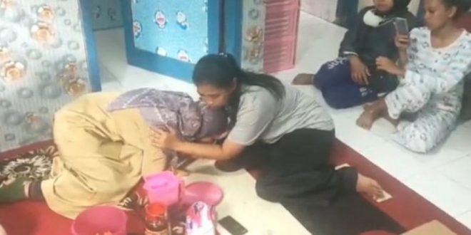 wanita penjual dawet kanjuruhan