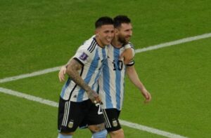 Messi Senyum