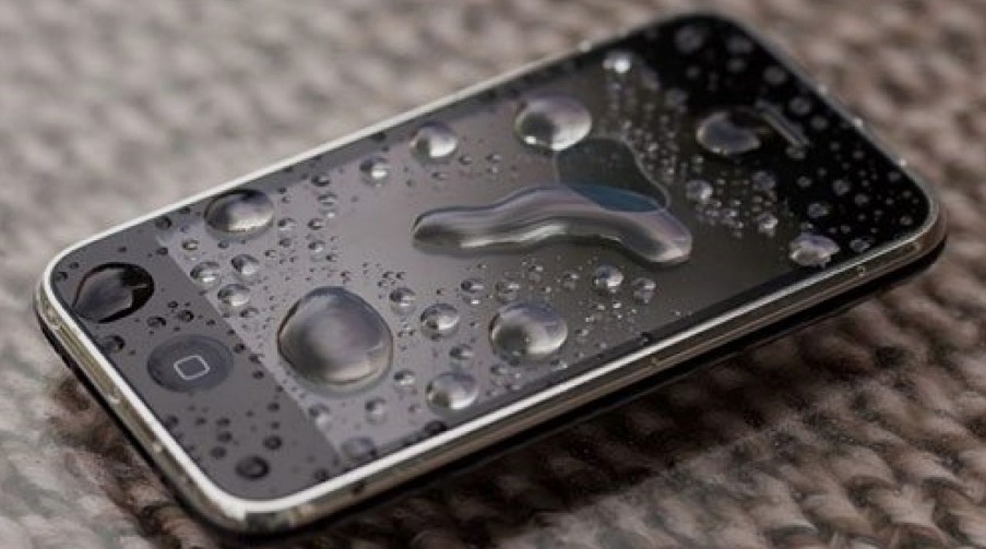 mengatasi iphone kemasukan air