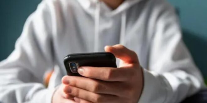 larangan menggunakan smartphone di sekolah di Eton collage