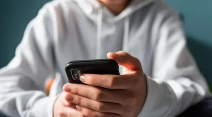 larangan menggunakan smartphone di sekolah di Eton collage