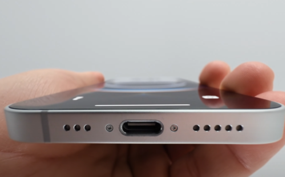 tampilan iPhone 16e