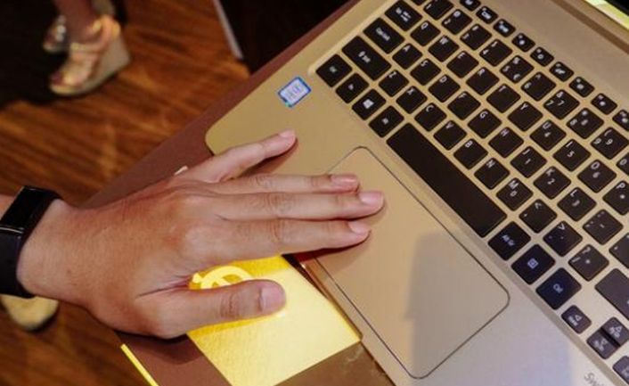 touchpad laptop tidak fungsi